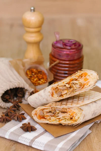 Ízletes csirke shawarma — Stock Fotó