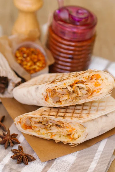 lezzetli tavuk shawarma