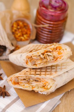 lezzetli tavuk shawarma