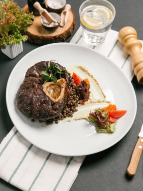 pişmiş sığır eti biftek 