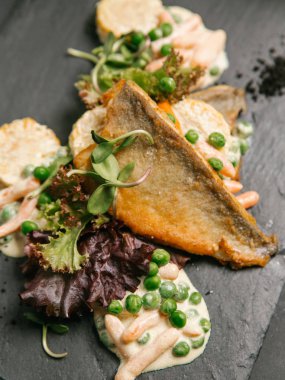 Kavrulmuş balık biftek 