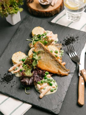 Kavrulmuş balık biftek 