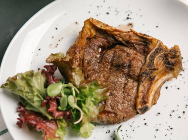 pişmiş sığır eti biftek 