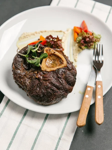 pişmiş sığır eti biftek 