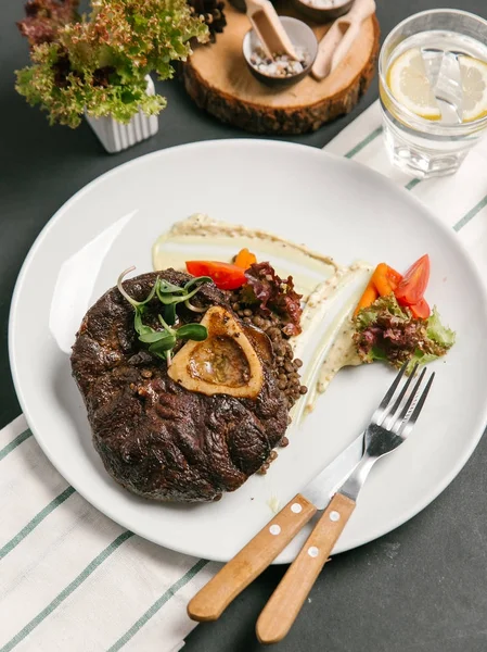 pişmiş sığır eti biftek 