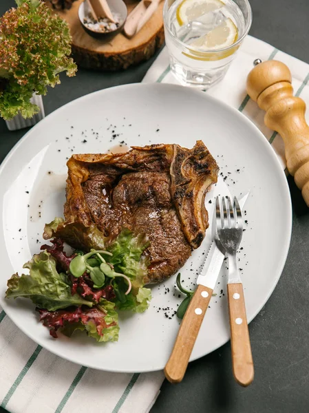 pişmiş sığır eti biftek 