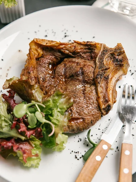 pişmiş sığır eti biftek 