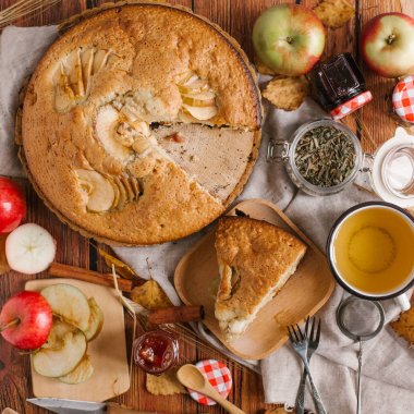 ev yapımı taze elma pasta