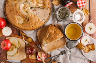 ev yapımı taze elma pasta