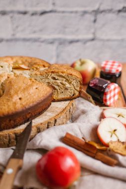 ev yapımı taze elma pasta