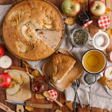 ev yapımı taze elma pasta