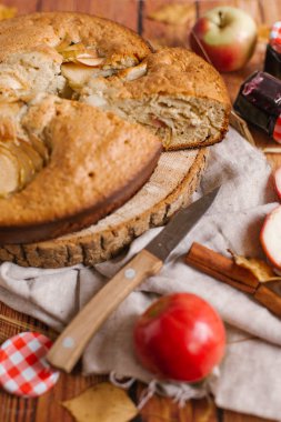 ev yapımı taze elma pasta