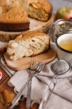 ev yapımı taze elma pasta