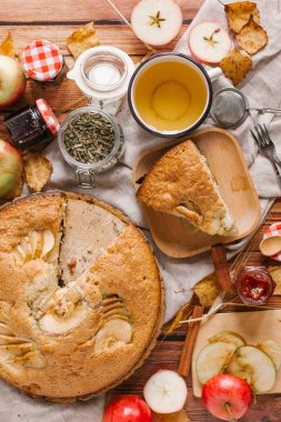 ev yapımı taze elma pasta