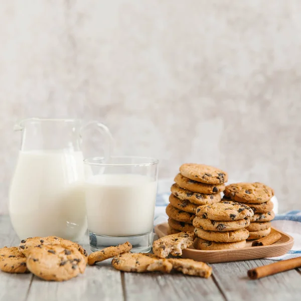 sütlü çikolata kurabiye