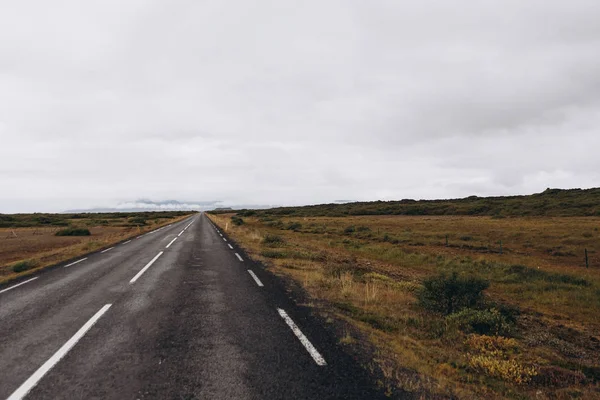 Üres road-hegység — Stock Fotó