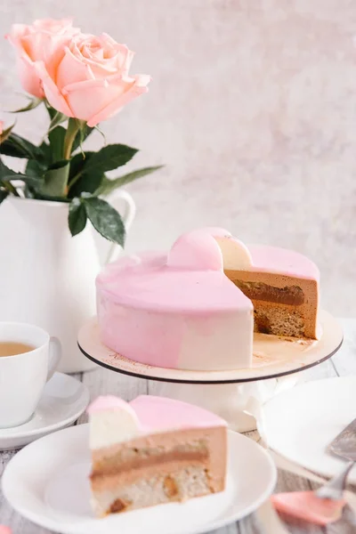 Pink cake dan mawar — Stok Foto