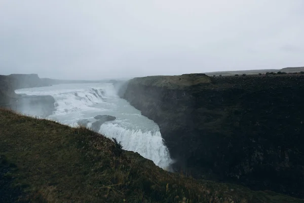 Natura dell'Islanda con cascata — Foto Stock