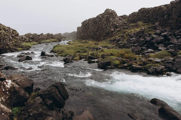 Paisaje rocoso con río —  Fotos de Stock