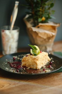 ev yapımı Pasta krema ile