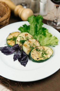 Taze kızarmış kabakları