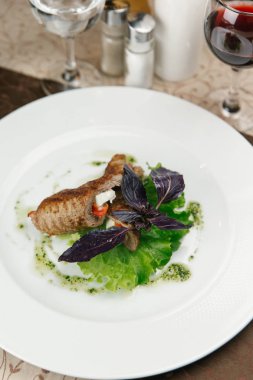 hindi göğsü salatası ile