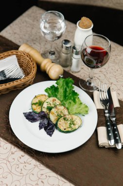 Taze kızarmış kabakları