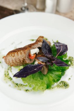 hindi göğsü salatası ile