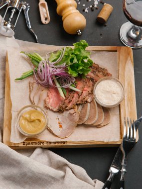 Çanak et farklı türde yapılmış apetisant 