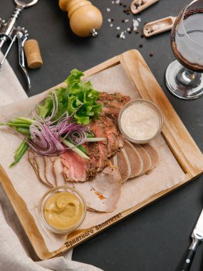 Et farklı türde yapılmış çanak closeup görünümü