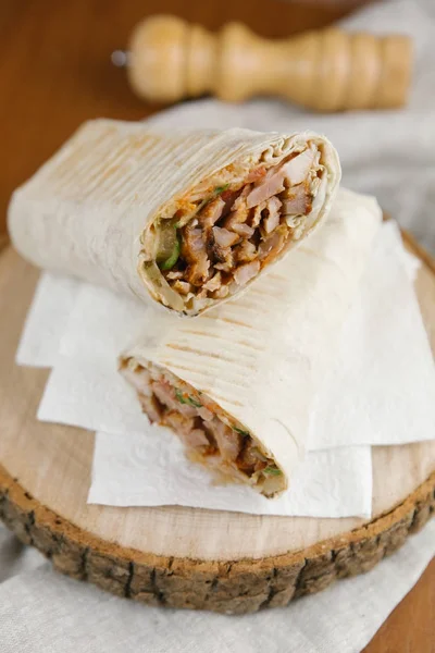 Grilled Shawarma Sawed Wood Linen Napkin Blurred Background — Stock Photo, Image