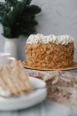 Provence stilinde lezzetli ev yapımı Napoleon kek