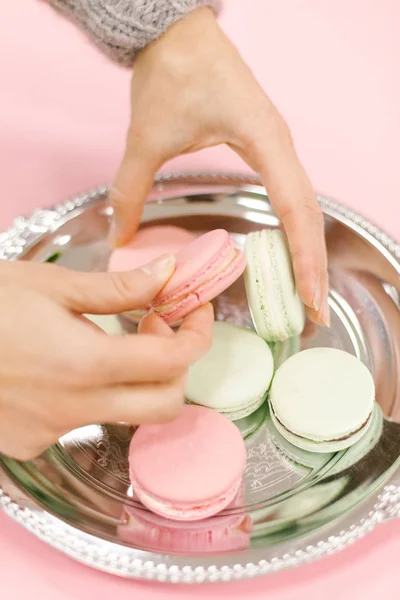 Close View Macarons Silver Tray Female Hand Pink Background — Stock Photo, Image