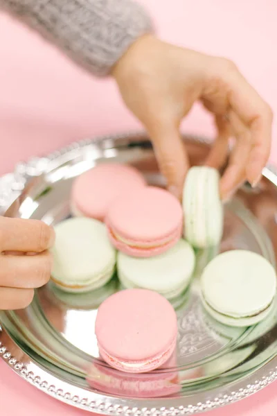 Close View Macarons Silver Tray Female Hand Pink Background — Stock Photo, Image