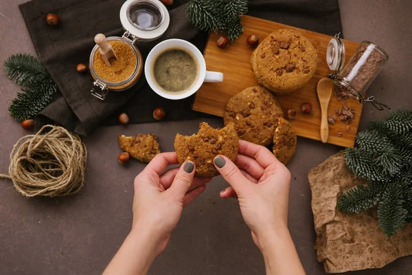 Galletas Caseras Tabla Cortar Madera Con Cuchara Azúcar Morena Abeto — Foto de Stock