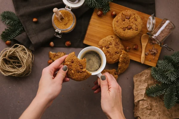 Galletas Caseras Tabla Cortar Madera Con Cuchara Azúcar Morena Abeto — Foto de Stock