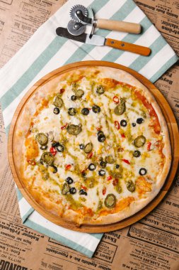 Zeytin, pizza mozzarella ve jalapeno parçaları