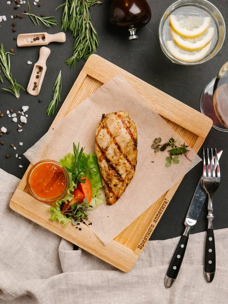 Grilled Chicken Breast Tomato Sauce Served Wooden Board — Stock Photo, Image