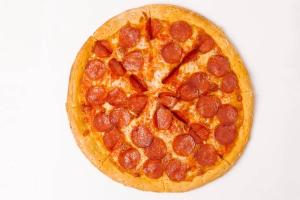 Pfefferoni Wurst Pizza Isoliert Auf Weißem Hintergrund — Stockfoto