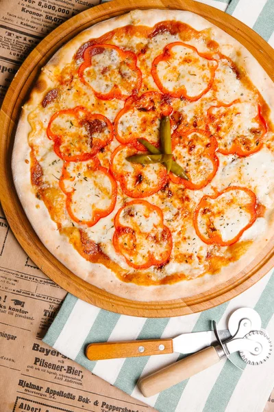 Pizza Con Mozzarella Pimiento Dulce Pimientos Picantes —  Fotos de Stock
