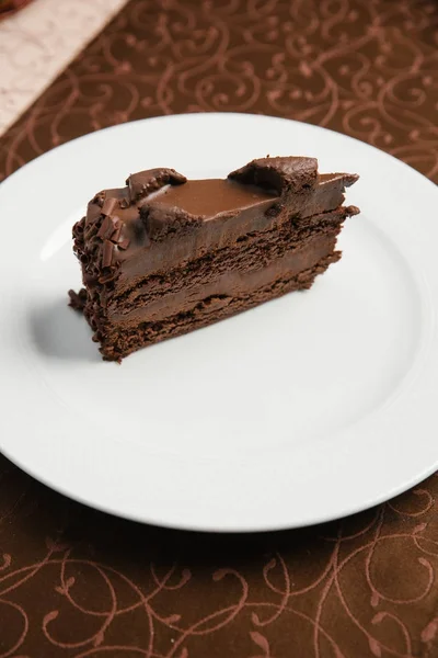 Schokolade Prager Kuchen Serviert Auf Weißem Teller — Stockfoto