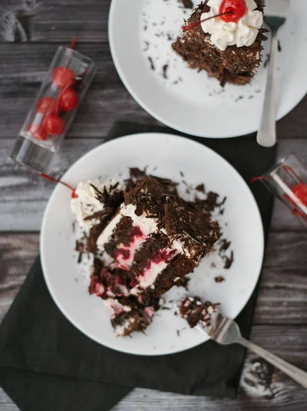 Top View Chocolate Cake Cherries Yoghurt Filling Served White Plates — Stock Photo, Image