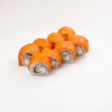 Beyaz tabakta Japon Philadelphia rulo