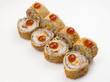 Somon füme ve teriyaki soslu kızarmış Japonca rulo