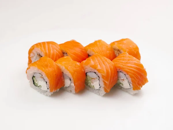 Rouleau Maki Japonais Philadelphie Servi Sur Assiette Blanche — Photo