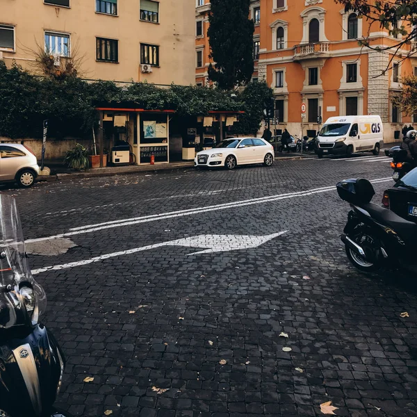 Zicht Straat Weg Met Tekenen Auto Gebouwen Oude Stad — Stockfoto