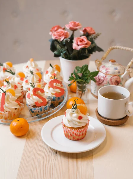 Composition Cupcakes Tangerines Whipped Cream Served Tea Set Flowers — Stock Photo, Image