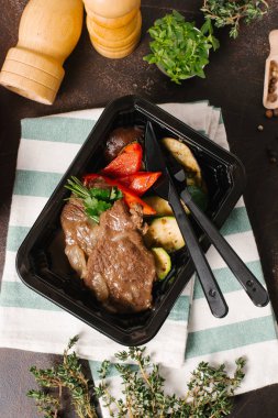 Sığır eti ızgara sebze güveç