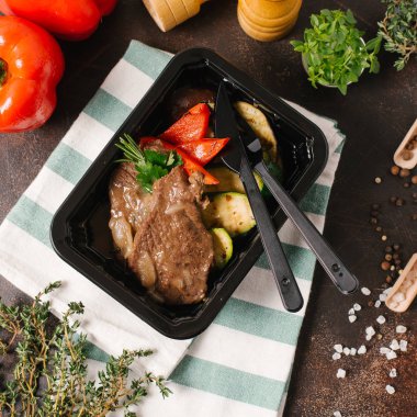 Sığır eti ızgara sebze güveç