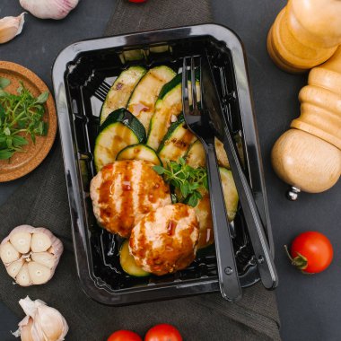 Kabak et Beşamel sos ile 